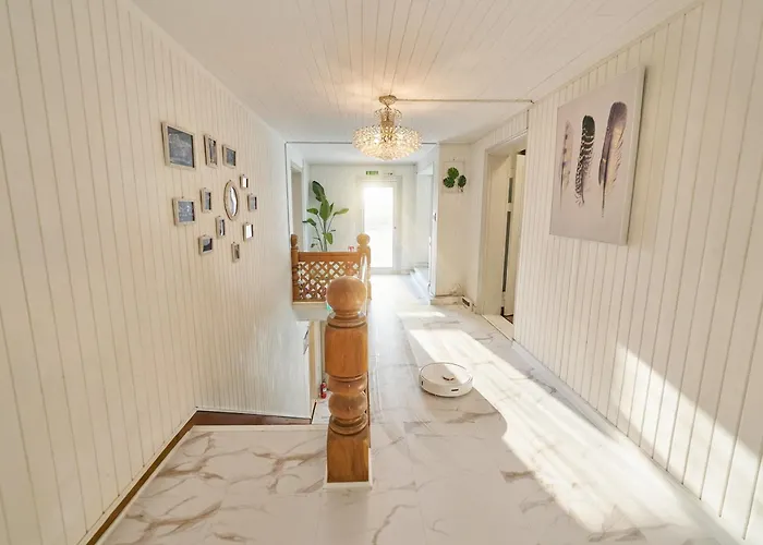 Vakantiehuis Sg Tailored Service 5 Min Walk From Metro